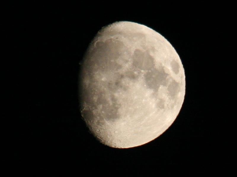 moon.jpg